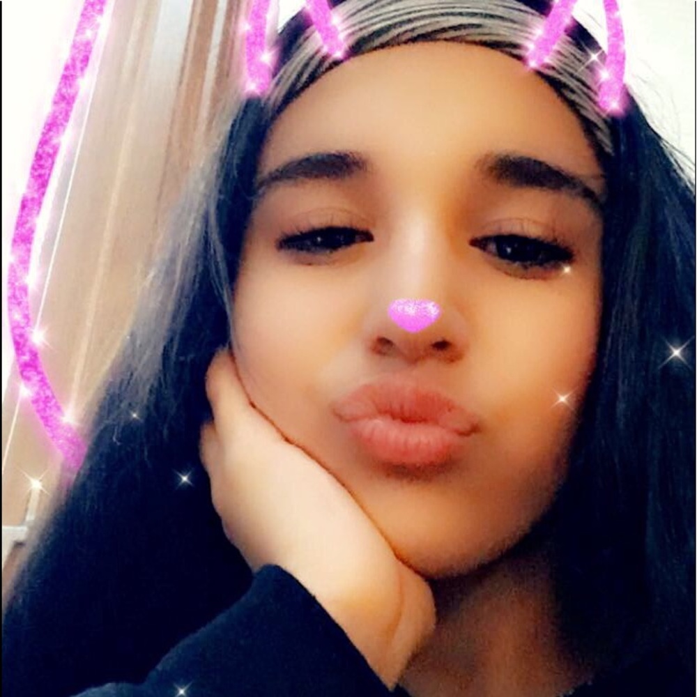 Meet your Posher, Mia